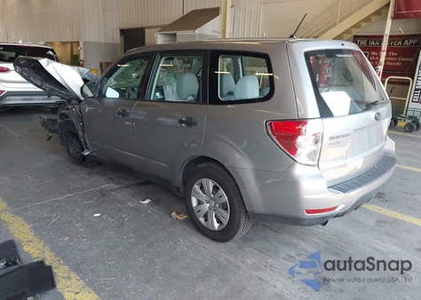 2011 Subaru Forester 2.5X из США, поврежденный, VIN JF2SHAAC3BH734380